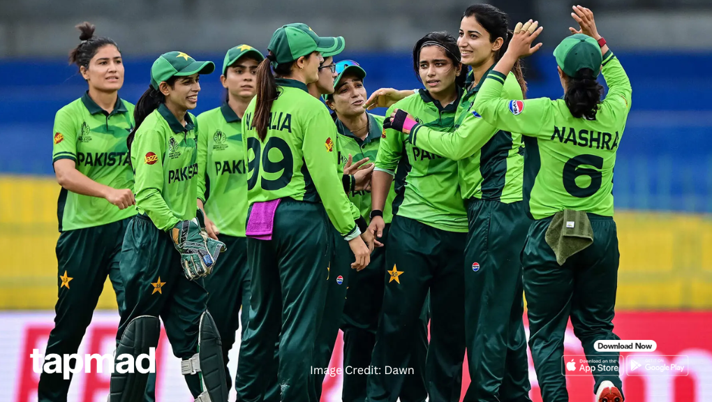 Pakistan Crumbled Early, Lost Three Wickets for 26 in First 12 Overs